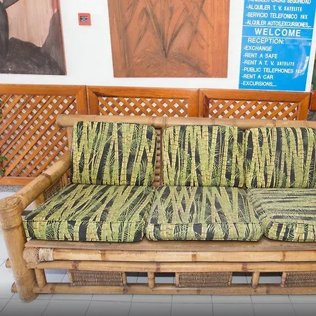 Plaza Azul Puerto del Carmen (Lanzarote)