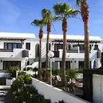 מלון דירות Plaza Azul 2*