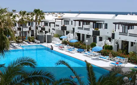 Aparthotel Plaza Azul 2*