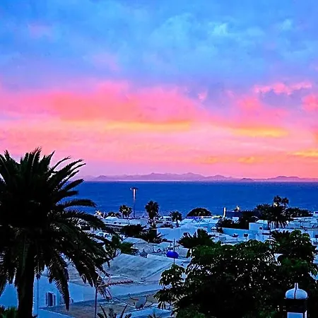 Plaza Azul Puerto del Carmen (Lanzarote)