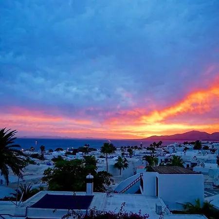 Plaza Azul Puerto del Carmen (Lanzarote)