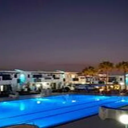 Plaza Azul Puerto del Carmen (Lanzarote)
