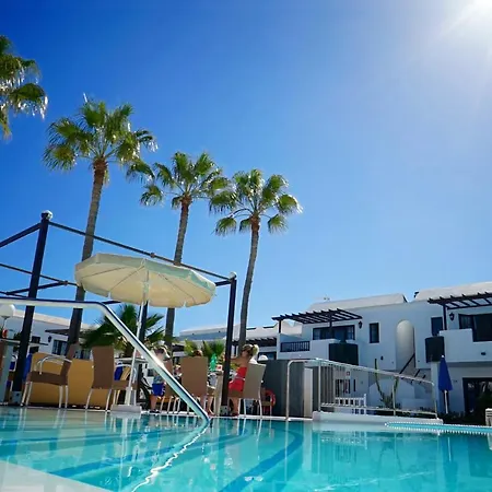 Plaza Azul Puerto del Carmen (Lanzarote)